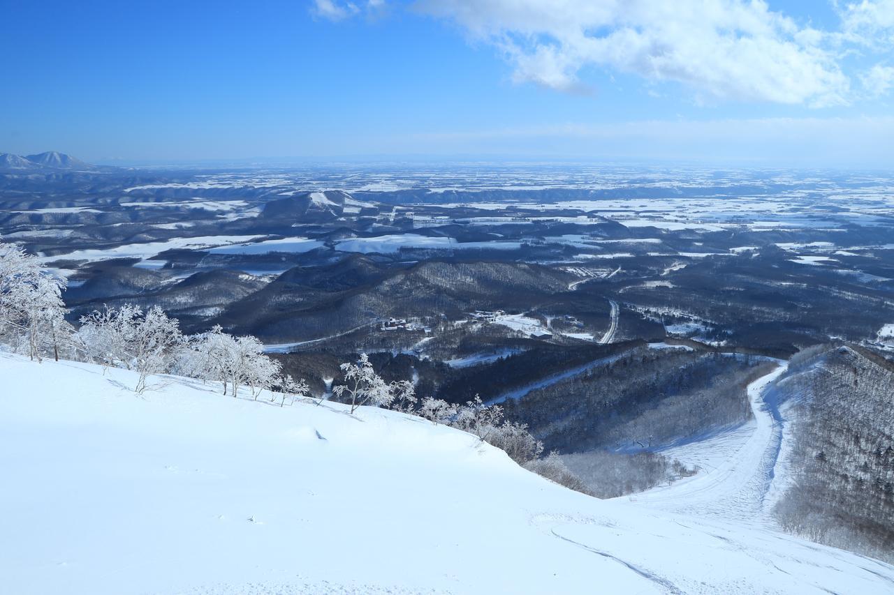 Sahoro Resort Hotel Shintoku Экстерьер фото